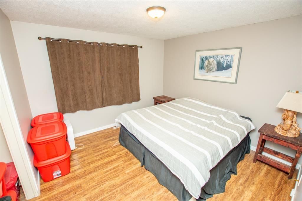 9321 101 Avenue  - Photo 12