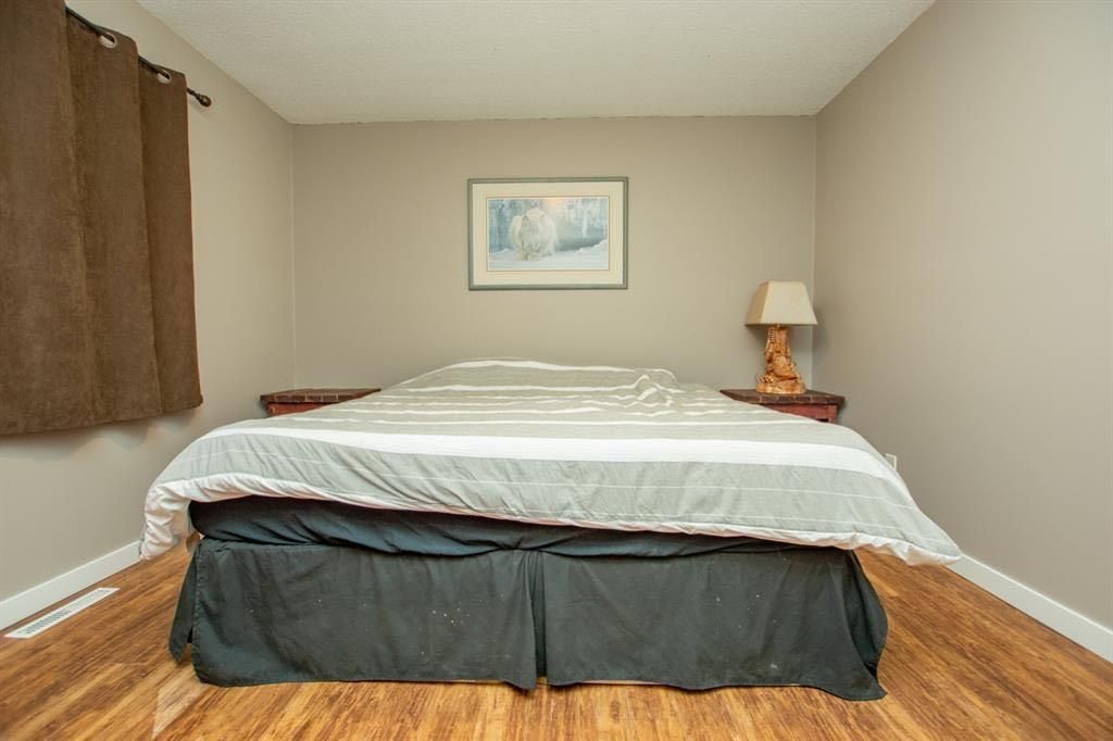 9321 101 Avenue  - Photo 13