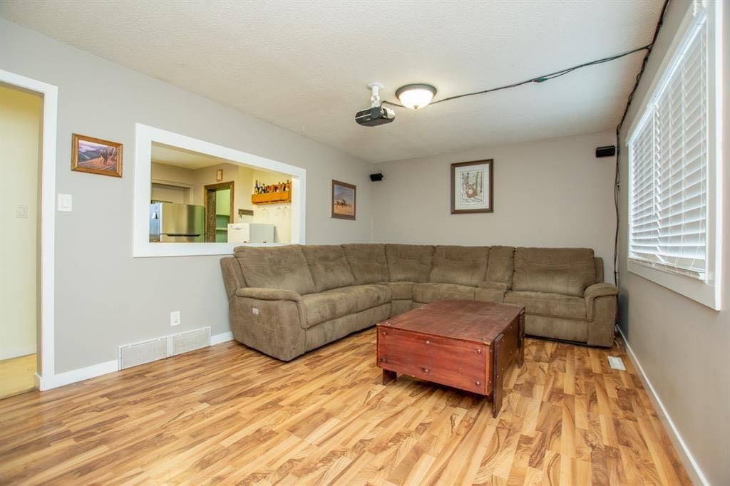 9321 101 Avenue  - Photo 4