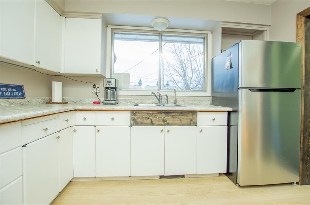 9321 101 Avenue  - Photo 8
