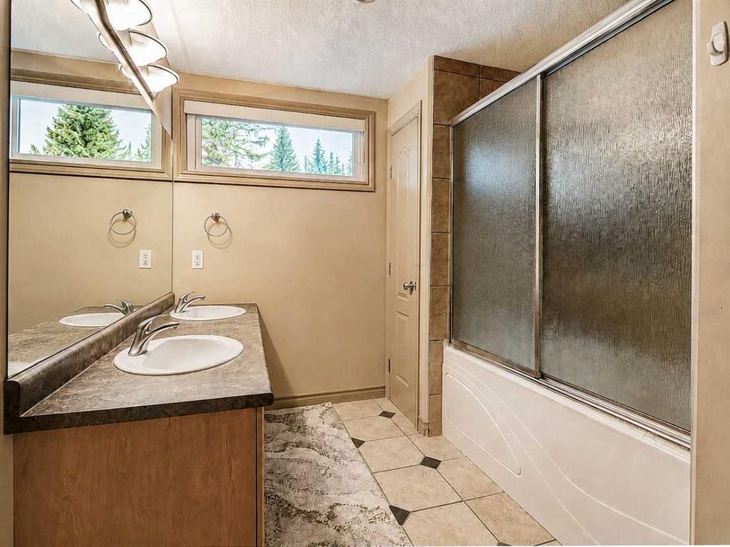 12605 Lakeshore Drive  - Photo 39