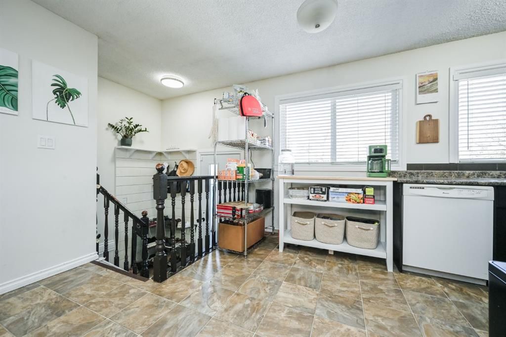 9433 121 Avenue  - Photo 5