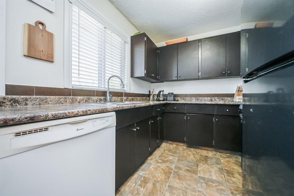 9433 121 Avenue  - Photo 7