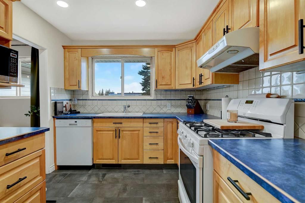 10015 89 Avenue  - Photo 11
