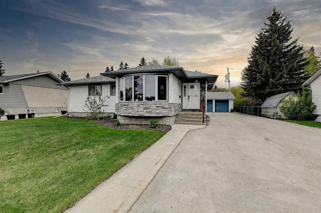 10015 89 Avenue  - Photo 2