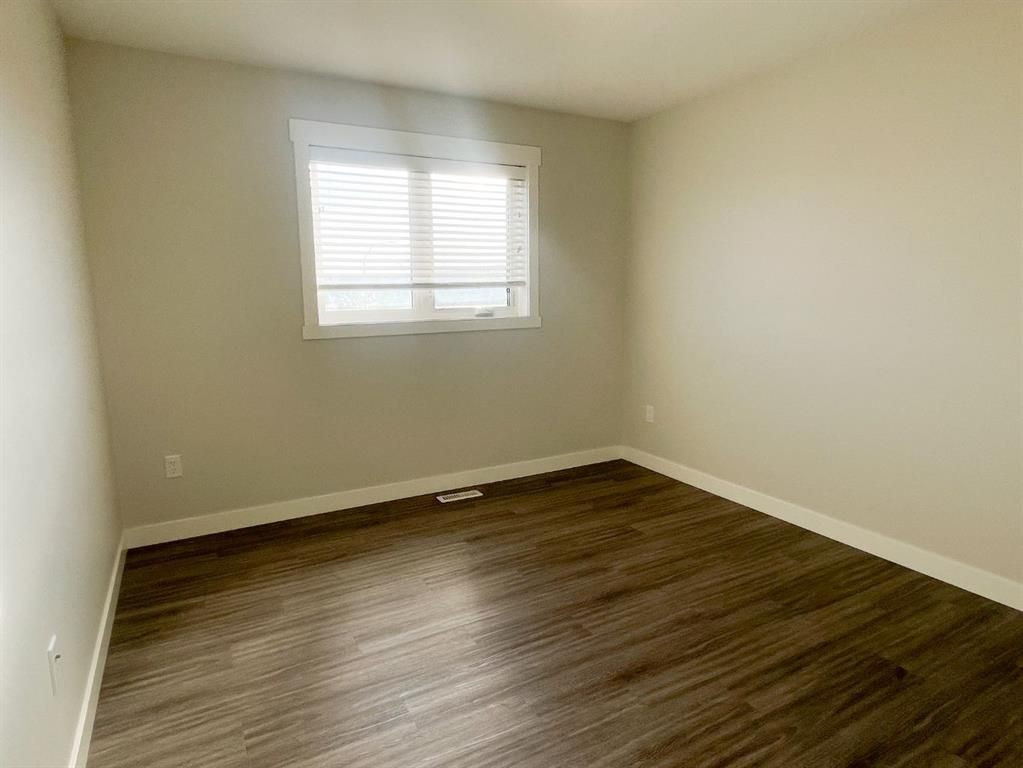 9521 88 Street  - Photo 27