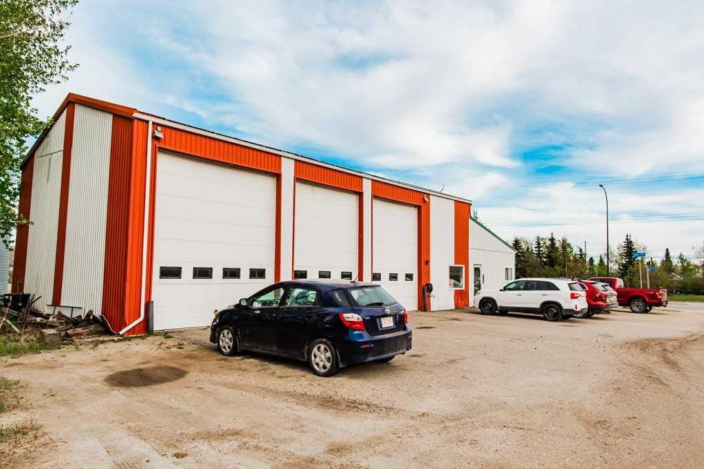 9934 100 Avenue  - Photo 3