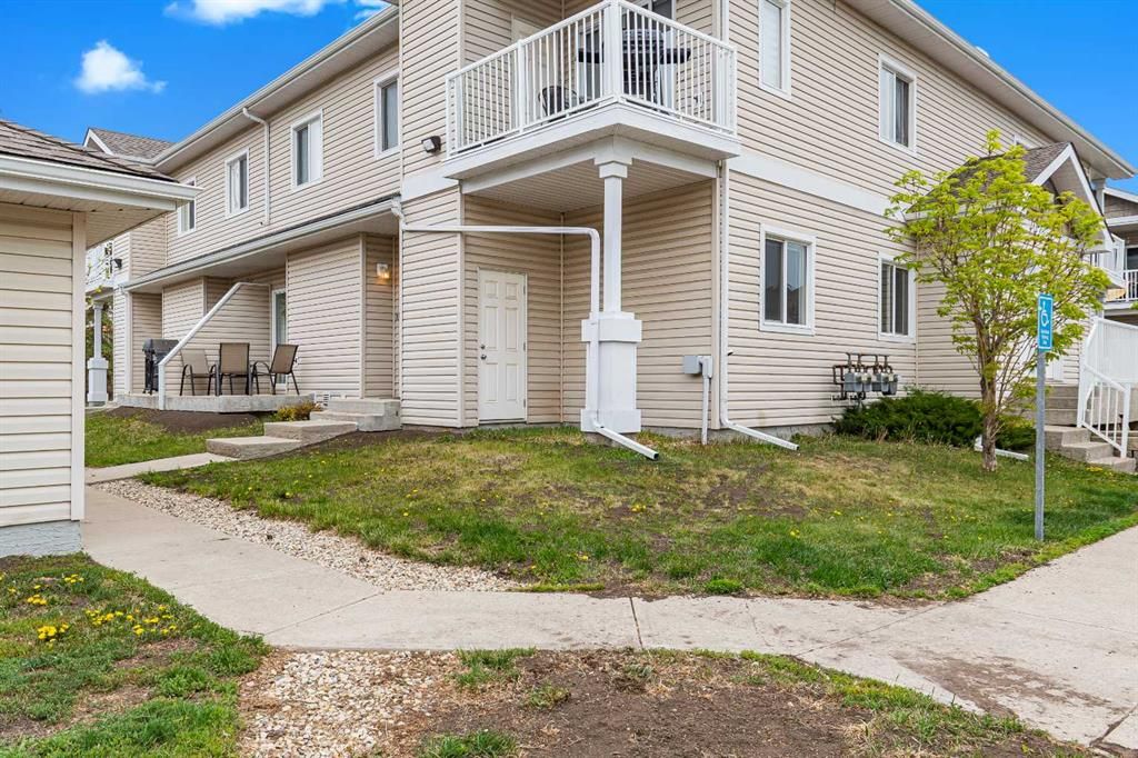 D102, 8640 103 Avenue - Photo 1