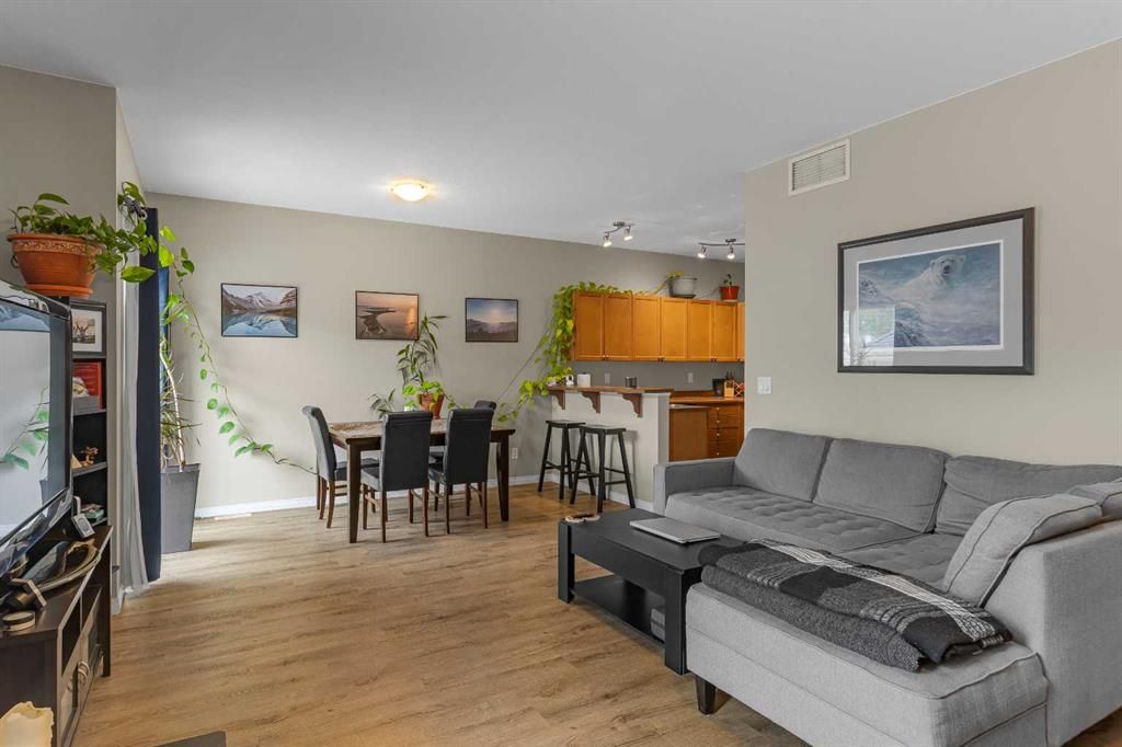 D102, 8640 103 Avenue  - Photo 3