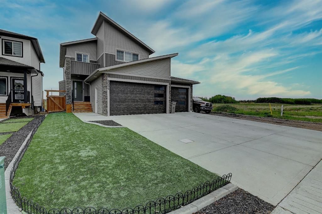 9054 81 Avenue - Photo 1