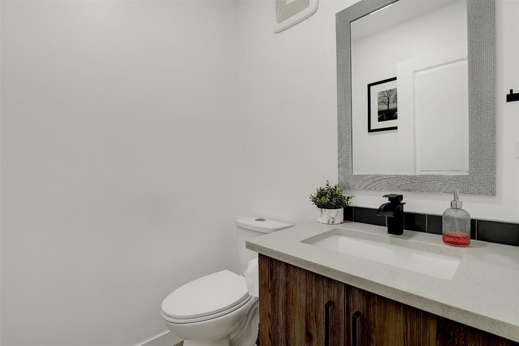 9054 81 Avenue  - Photo 12