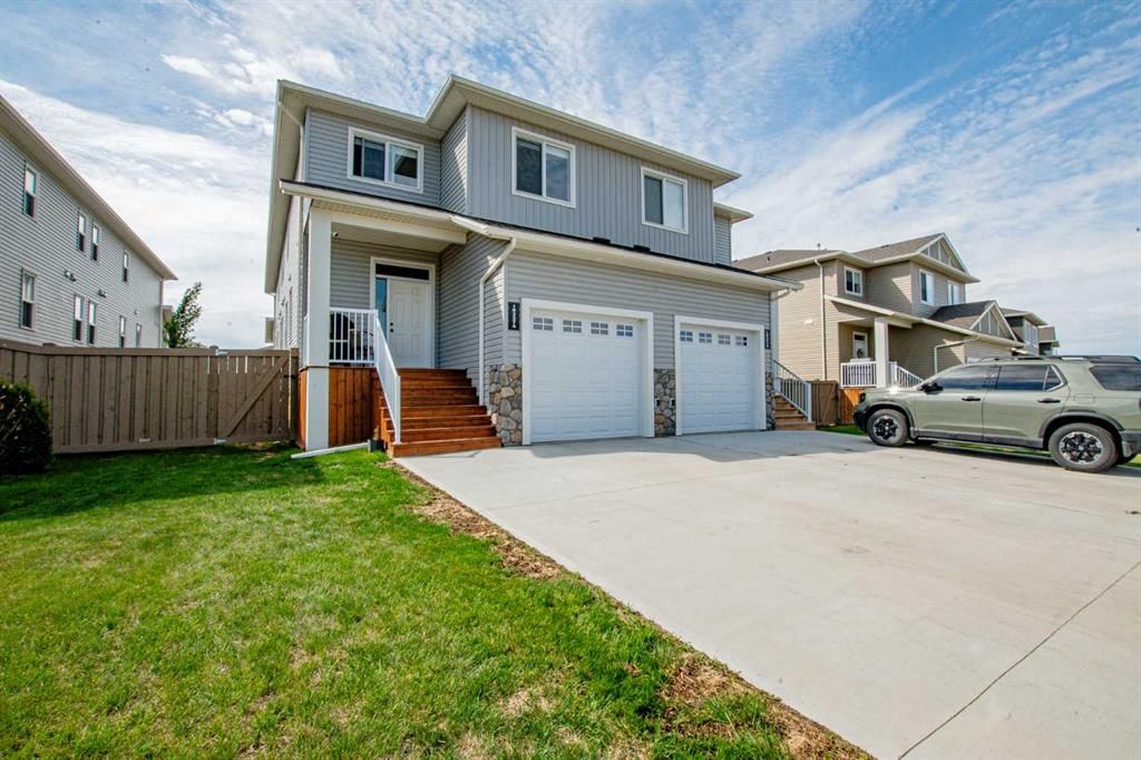 10227A 149 Avenue  - Photo 2