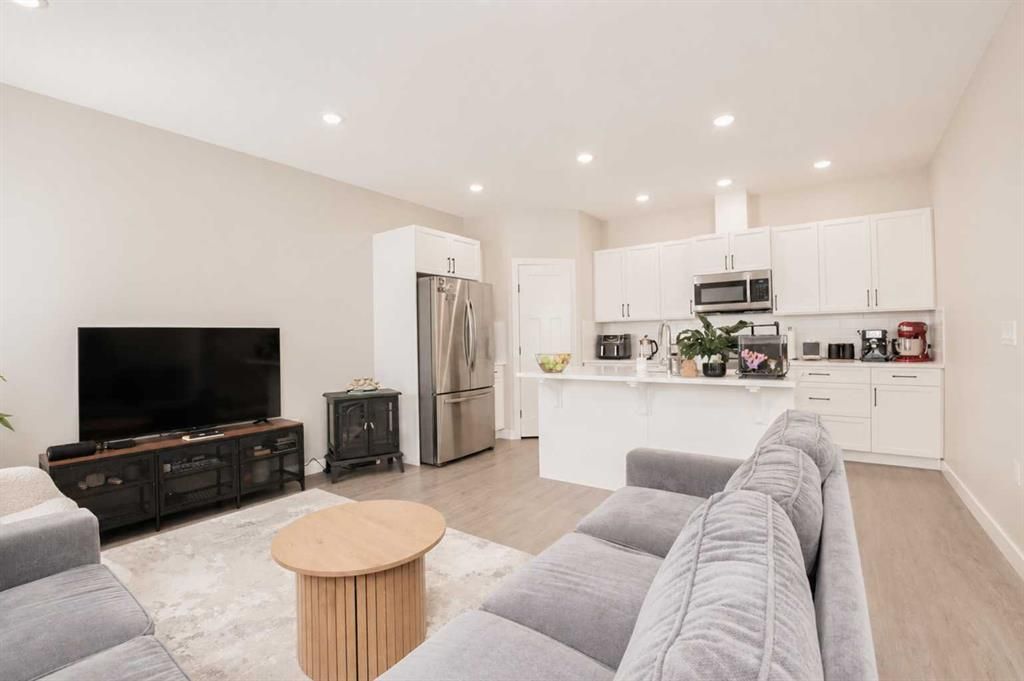 10227A 149 Avenue  - Photo 8