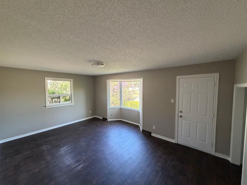 9657 Hillcrest Drive  - Photo 11