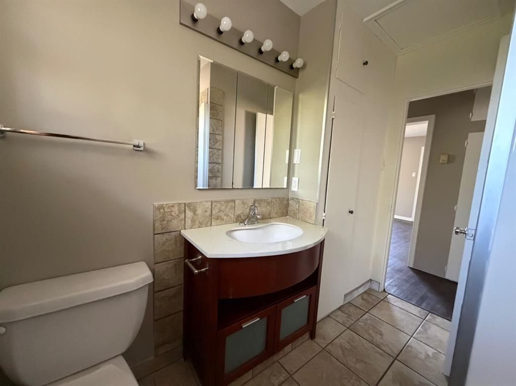 9657 Hillcrest Drive  - Photo 15