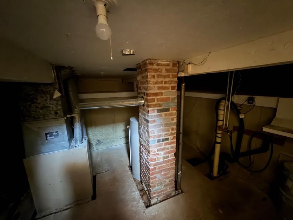 9657 Hillcrest Drive  - Photo 16