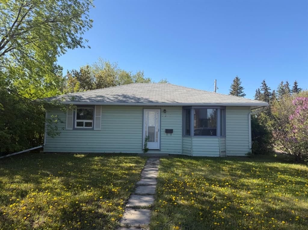 9657 Hillcrest Drive  - Photo 2
