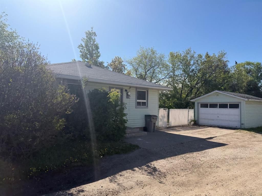 9657 Hillcrest Drive  - Photo 3