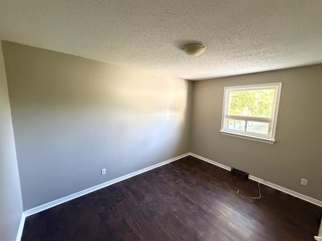 9657 Hillcrest Drive  - Photo 9
