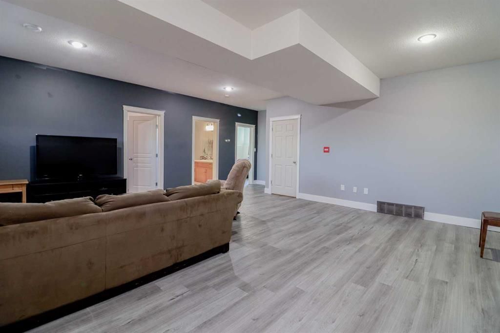 10113 93 Street   - Photo 27
