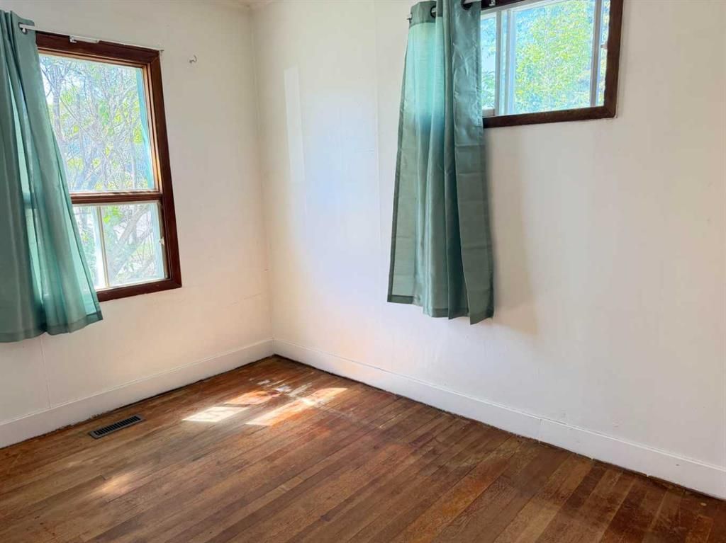 5027 46 Avenue  - Photo 14