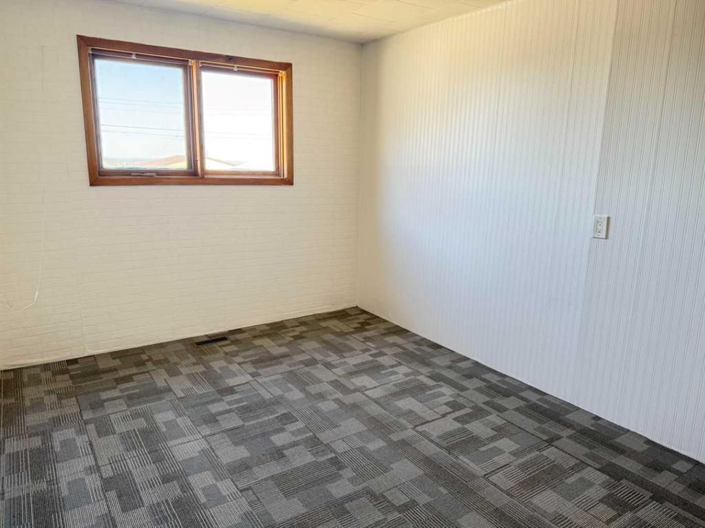 5027 46 Avenue  - Photo 20