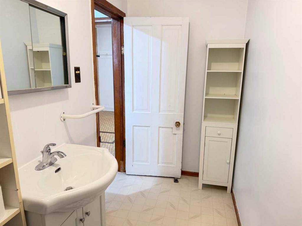 5027 46 Avenue  - Photo 24