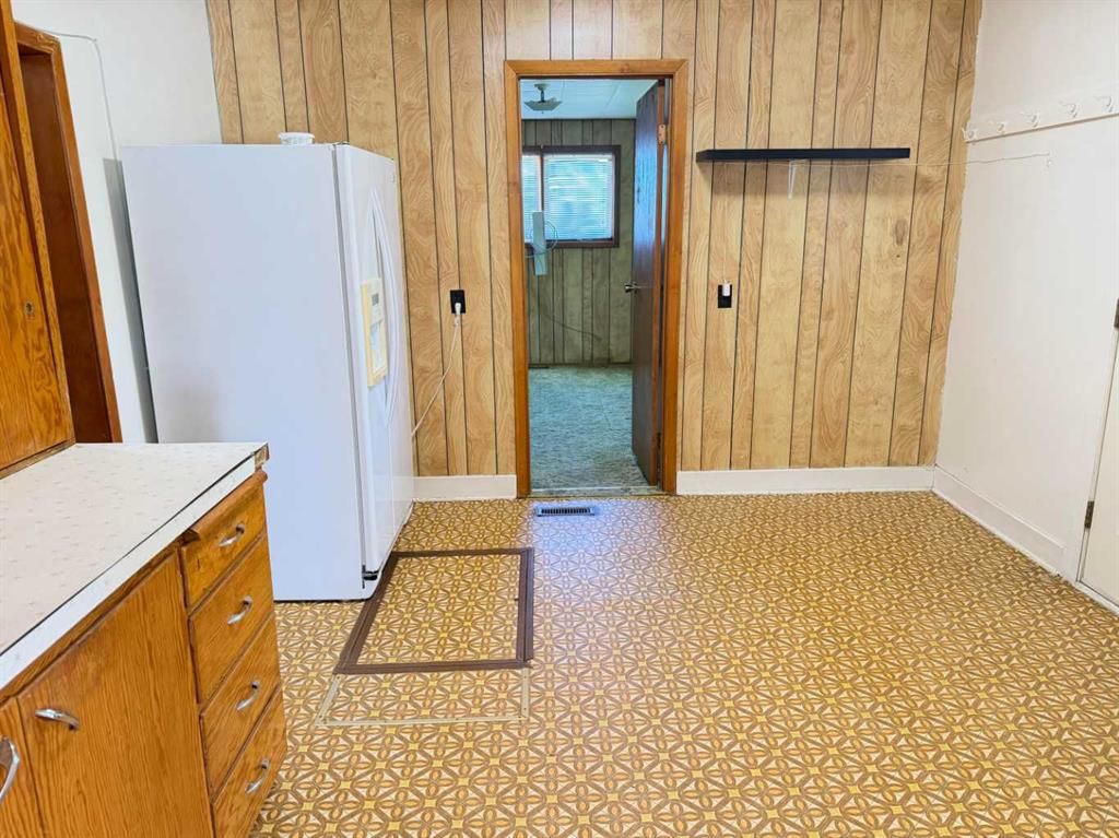 5027 46 Avenue  - Photo 25