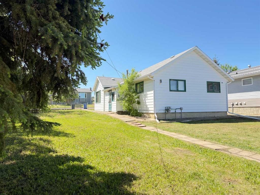5027 46 Avenue  - Photo 28