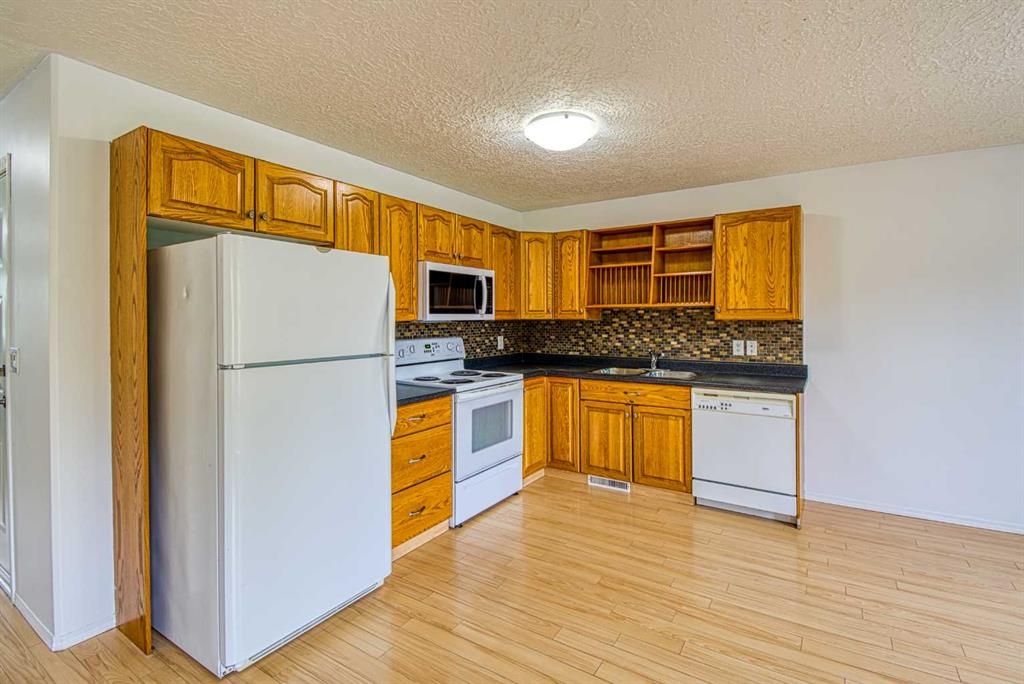 10312B 103 Street  - Photo 5