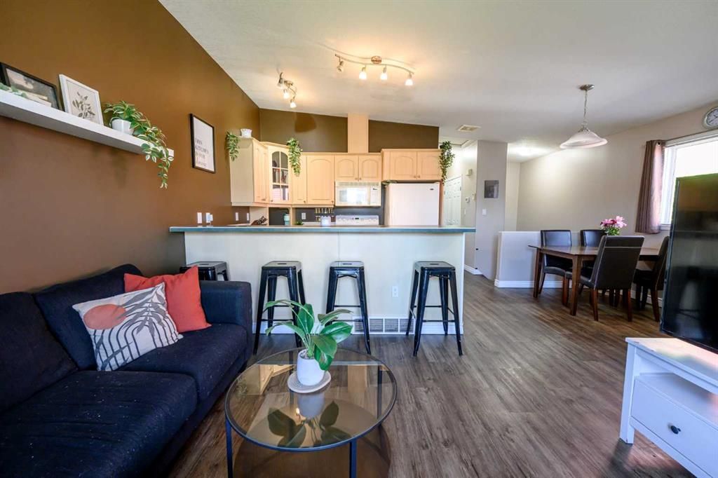 9249 94 Avenue  - Photo 4