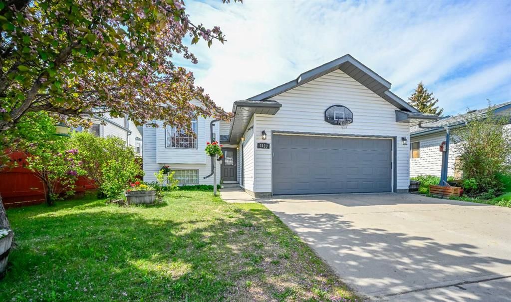 9123 105 Avenue  - Photo 1