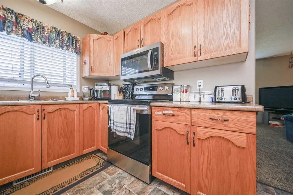 12017 95B Street  - Photo 7