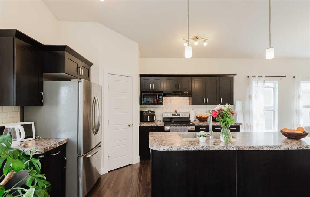 A &amp; B, 12429 103B Street  - Photo 10