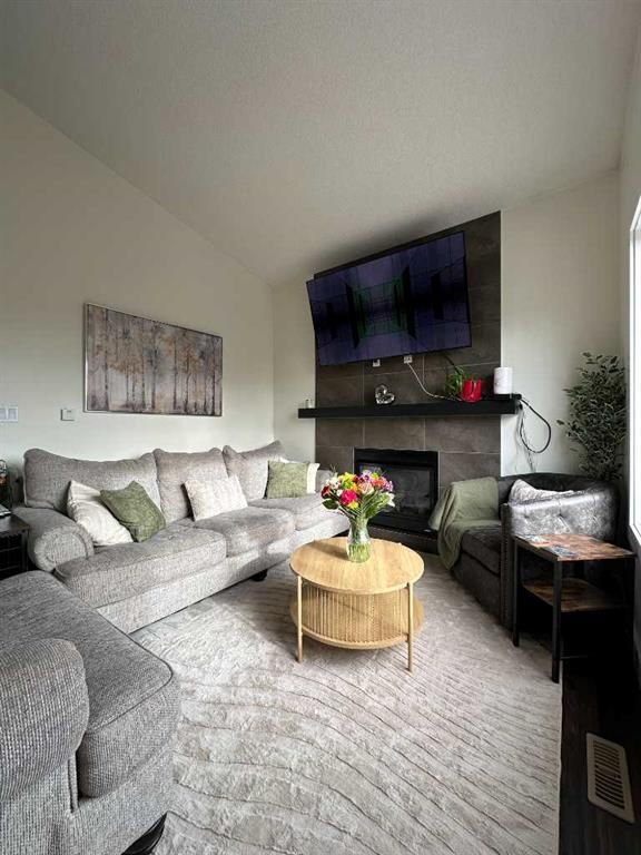 A &amp; B, 12429 103B Street  - Photo 19
