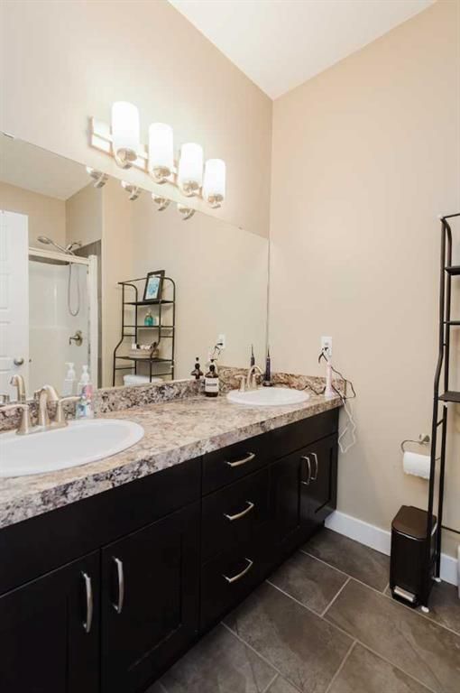 A &amp; B, 12429 103B Street  - Photo 22