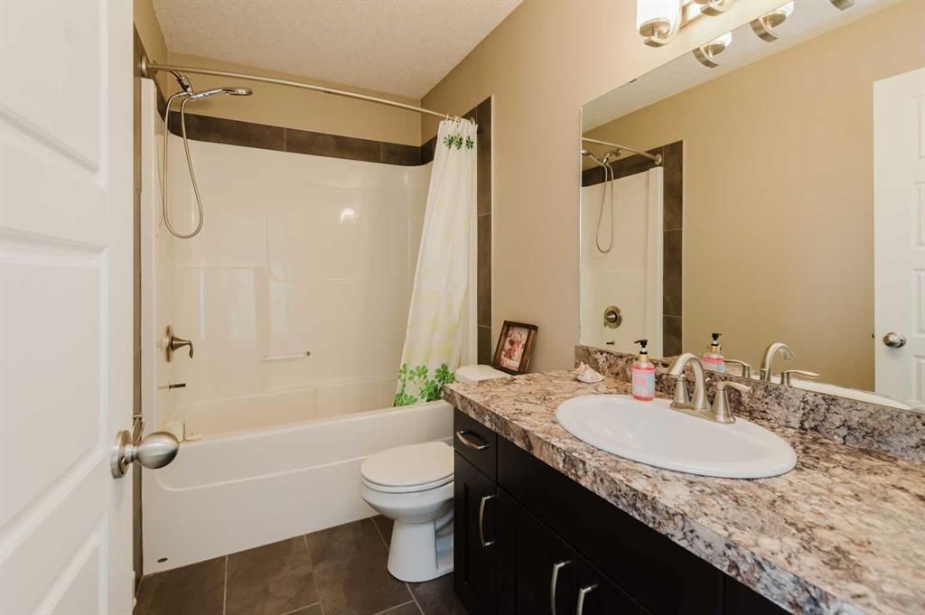 A &amp; B, 12429 103B Street  - Photo 27