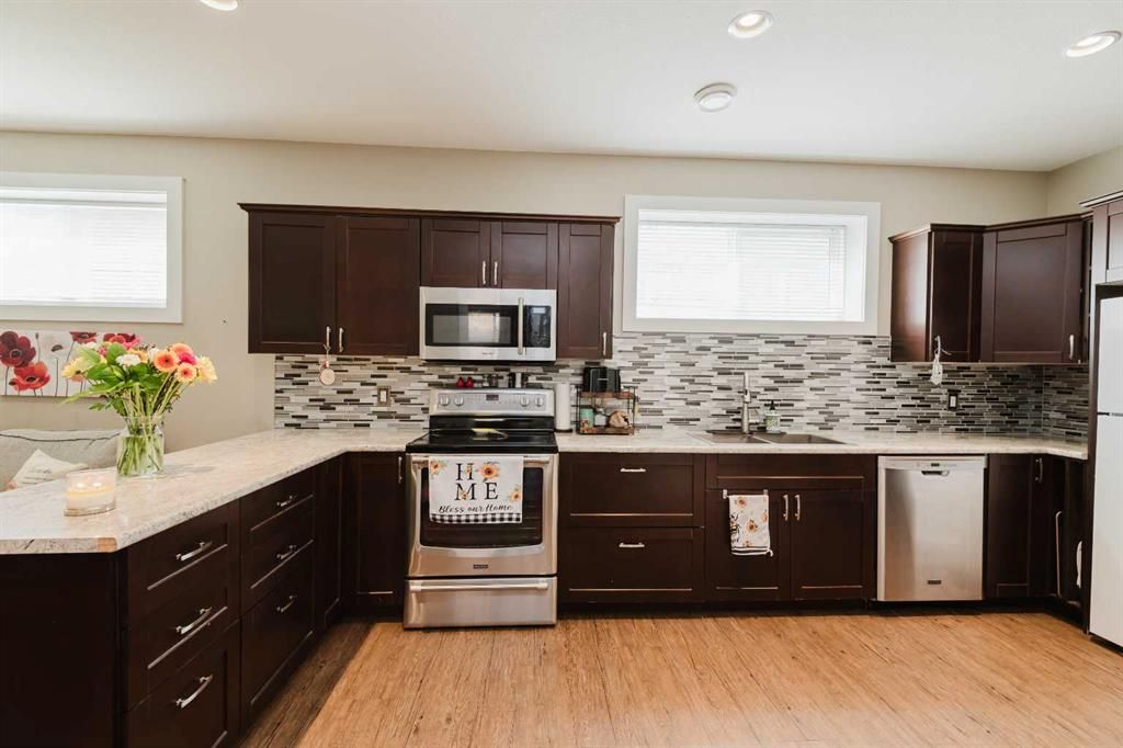 A &amp; B, 12429 103B Street  - Photo 34