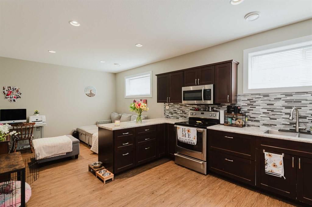 A &amp; B, 12429 103B Street  - Photo 36