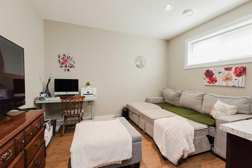 A &amp; B, 12429 103B Street  - Photo 37
