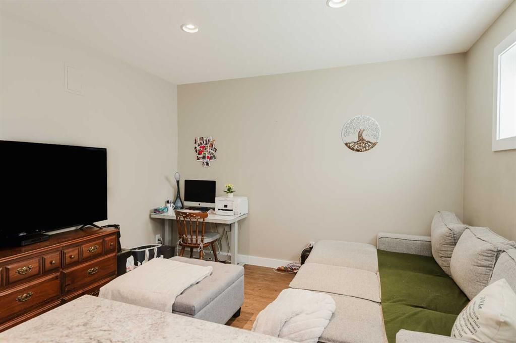 A &amp; B, 12429 103B Street  - Photo 39