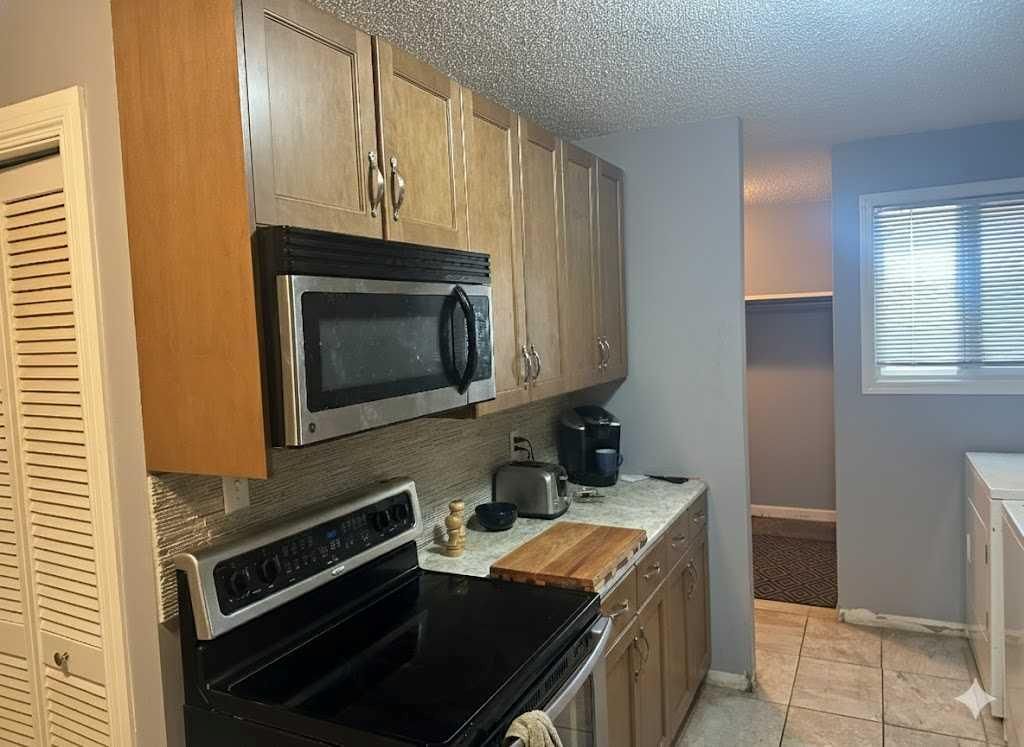 3105, 7201 Poplar Drive  - Photo 4