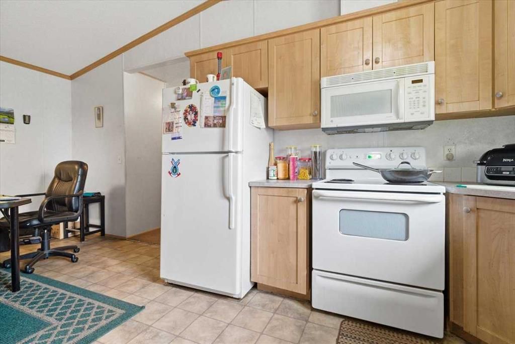70, 25039 Township Road 722   - Photo 8