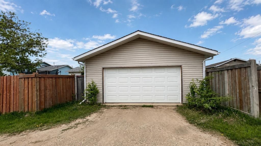 9928 93 Avenue  - Photo 3