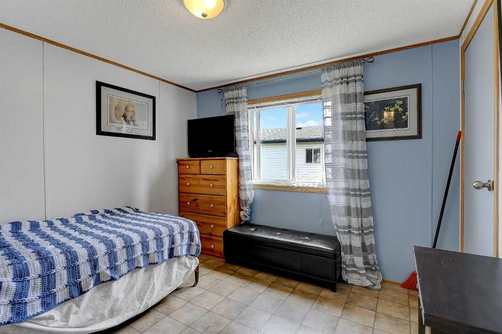 9021 85 Avenue  - Photo 17