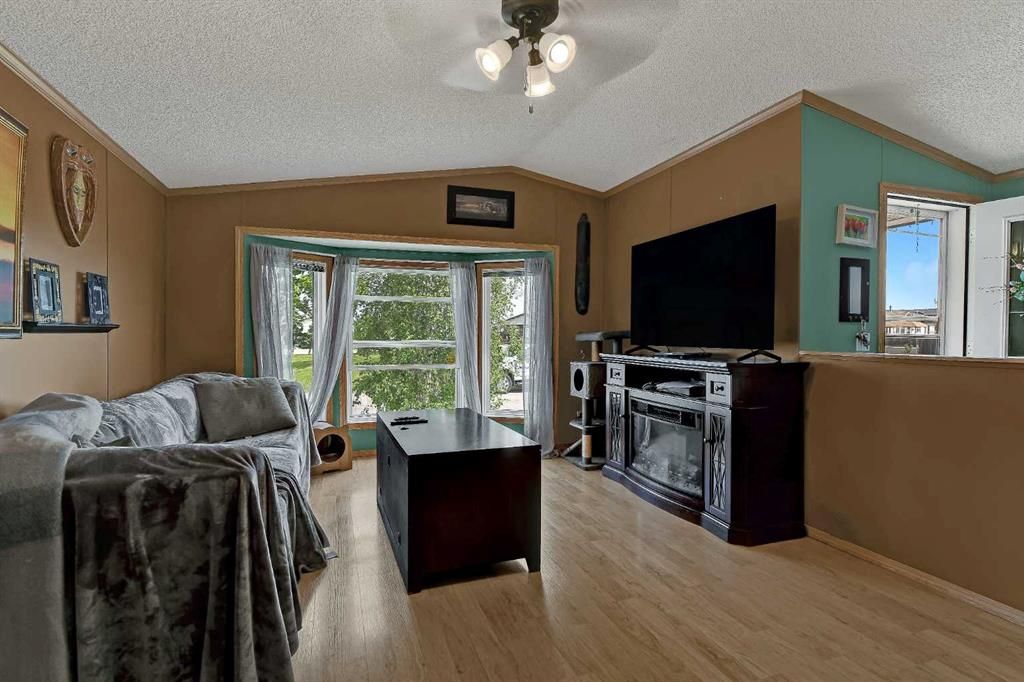 9021 85 Avenue  - Photo 4