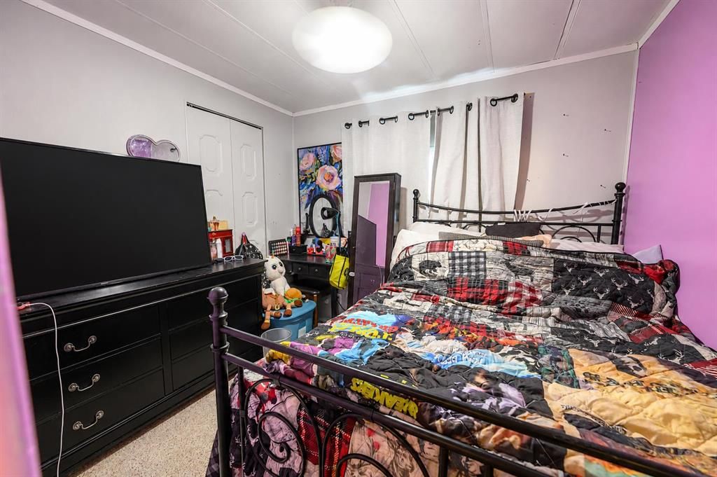 9915 99 Street  - Photo 17