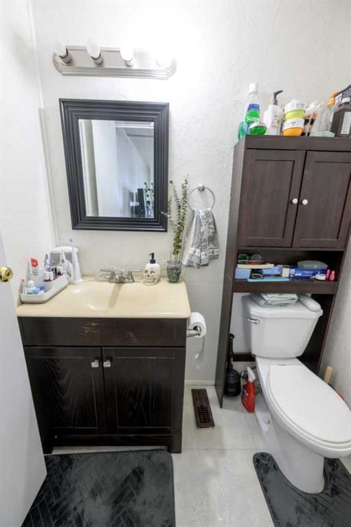 9915 99 Street  - Photo 19