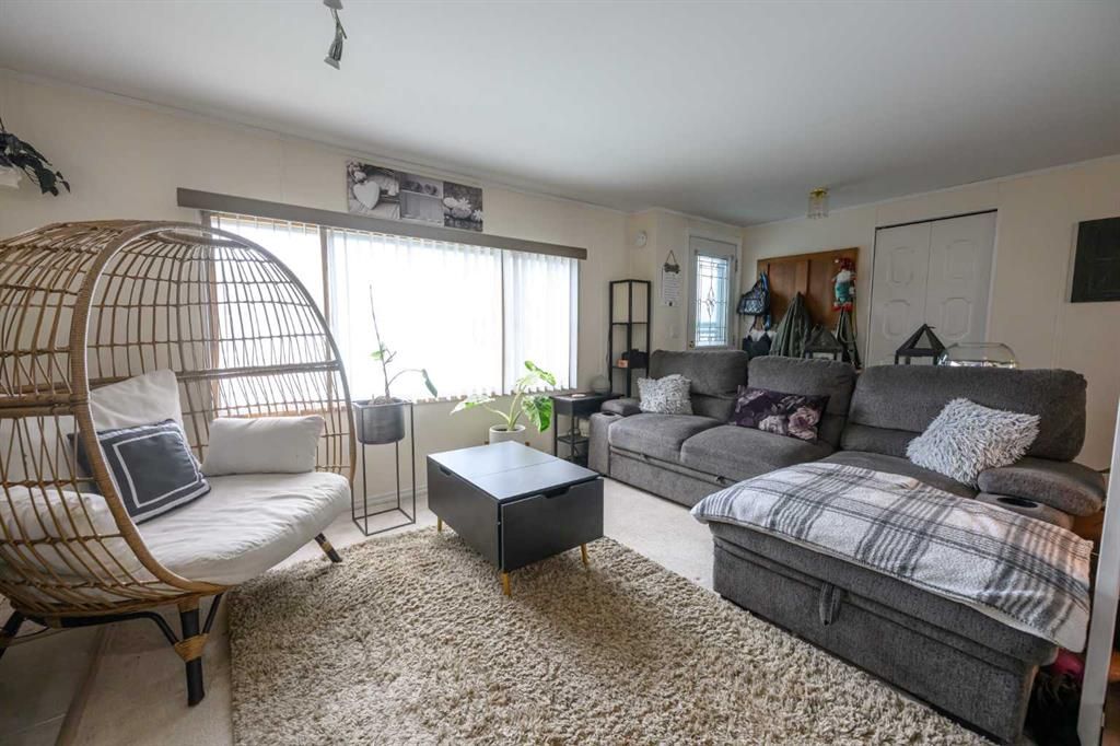 9915 99 Street  - Photo 6