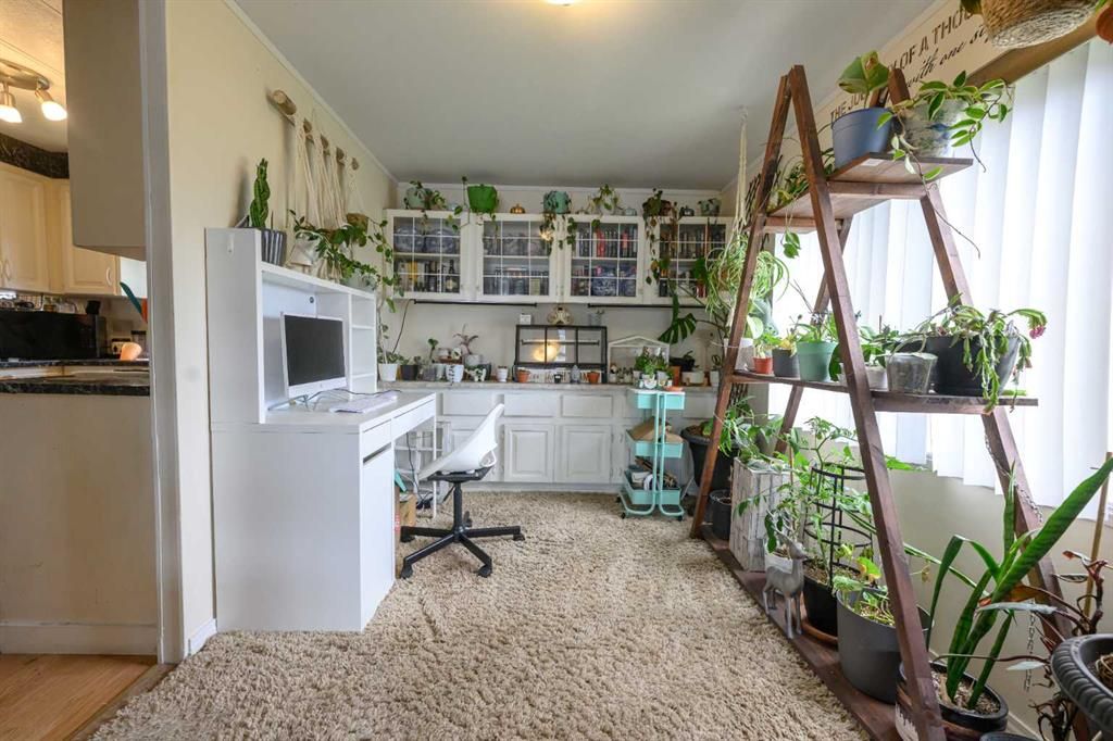 9915 99 Street  - Photo 8